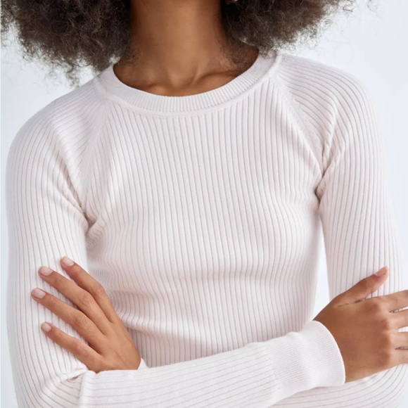 (SOLD ON FB) ARITZIA BABATON James Sweater - Picture 2 of 6